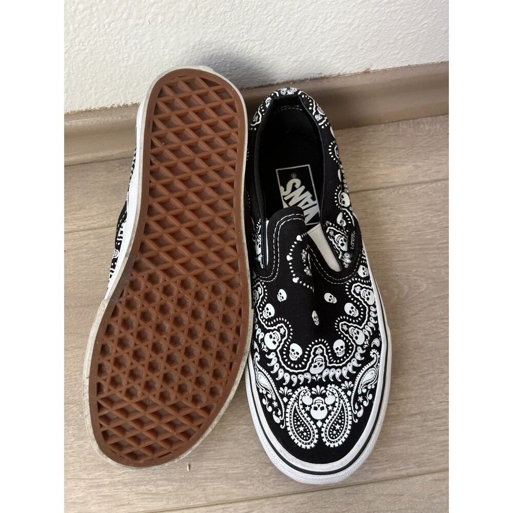 VANS Rare Classic Slip On Black Bandana Paisley Skull Print Shoes M 4.5 W 6